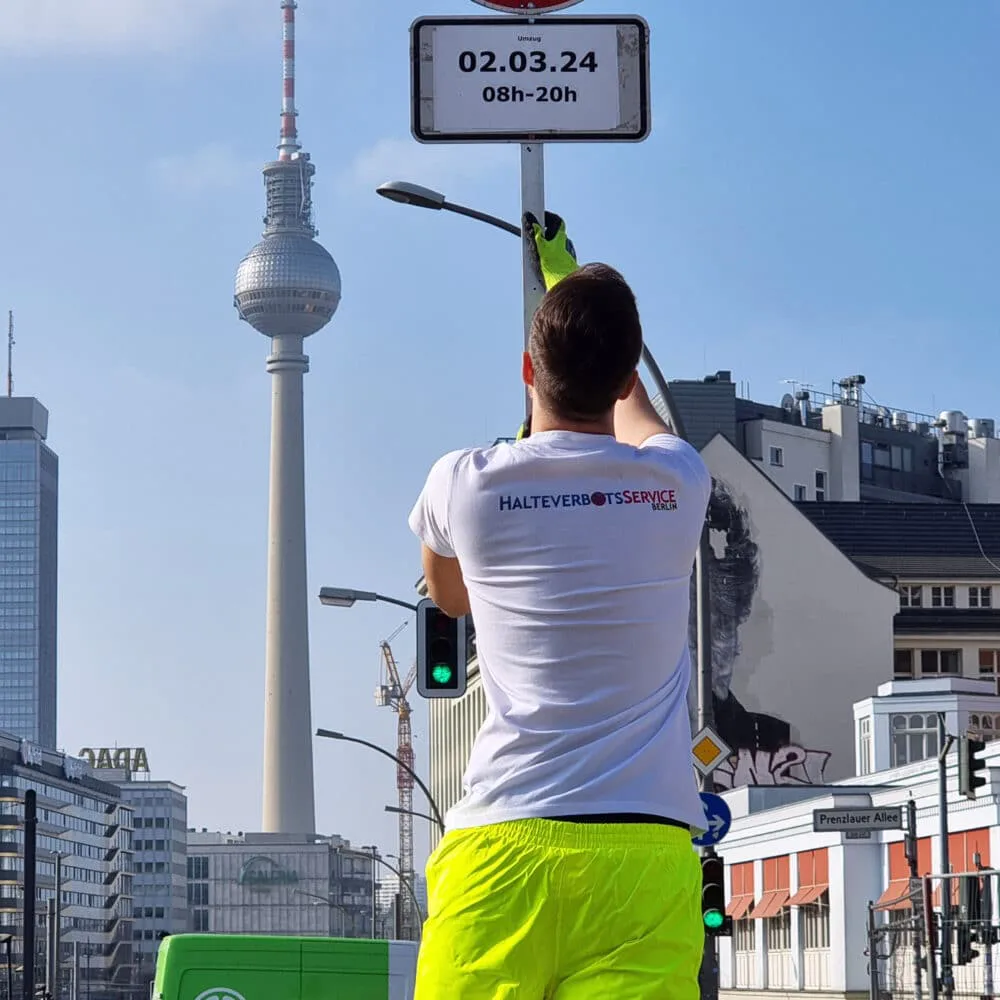 Halteverbot beantragen Berlin mit Schildern